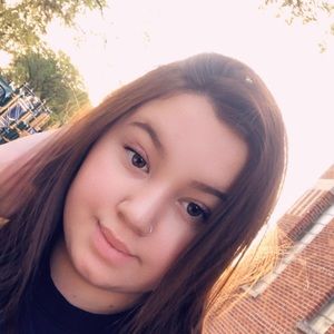 Meet your Posher, Selena